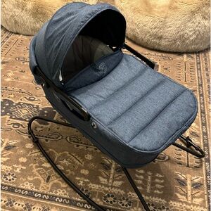 Orbit Baby G5 Bassinet Rocker Navy